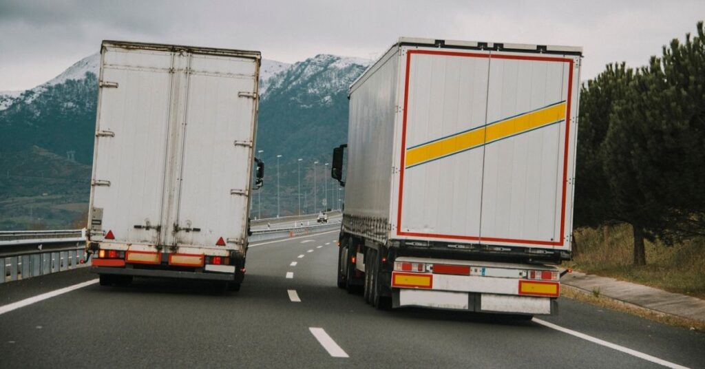 Trucks Elephant Racing