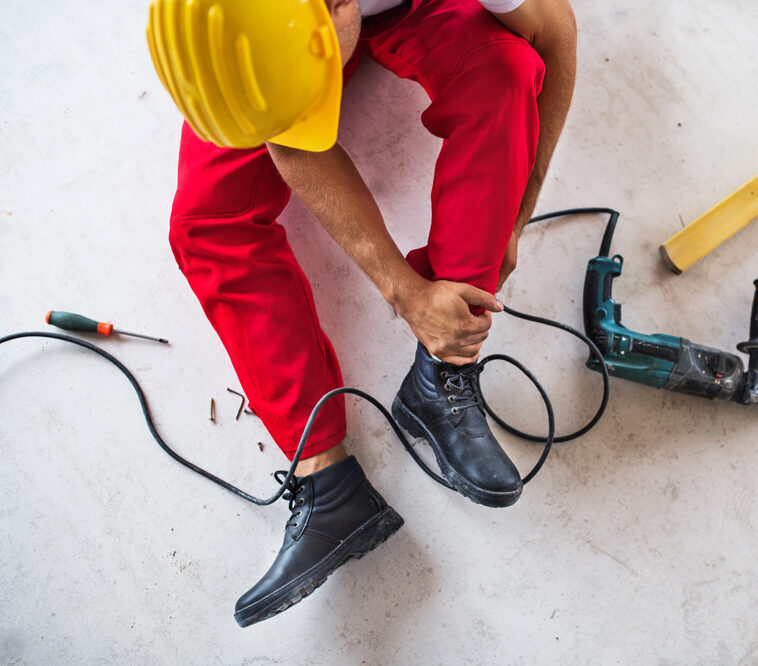 An accident of a man worker at the construction site